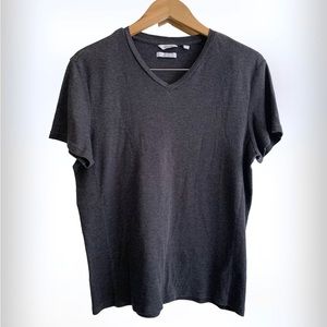 Men's Calvin Klein V-neck Liquid touch shirt